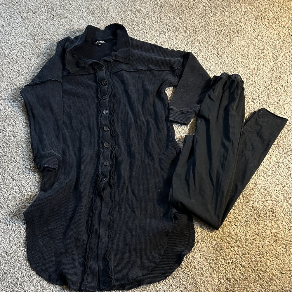 Fashion Nova Black Ribbed Shirt